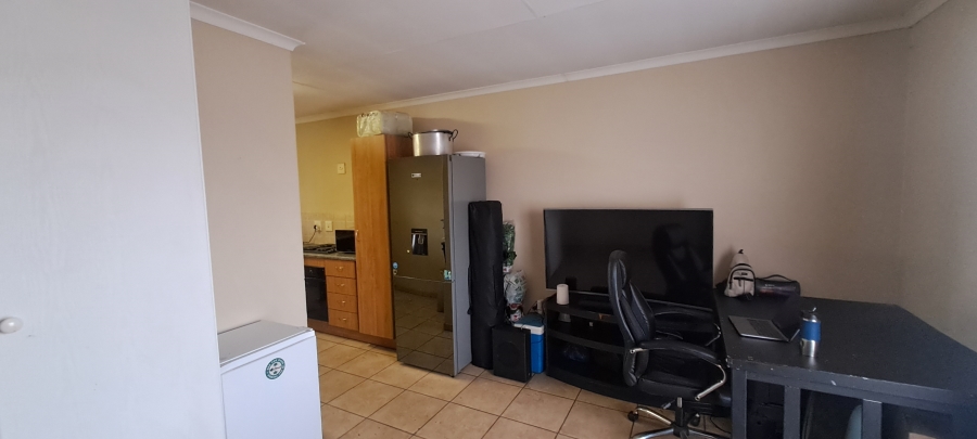 1 Bedroom Property for Sale in Kosmosdal Gauteng