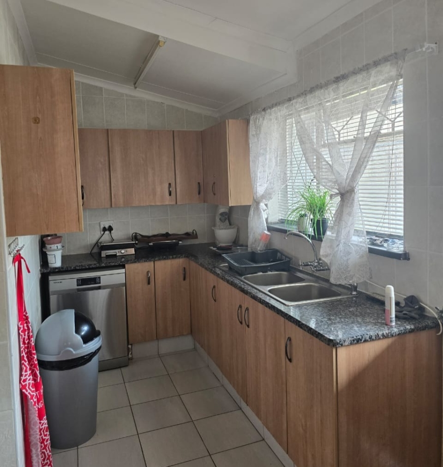 3 Bedroom Property for Sale in Rosashof Gauteng