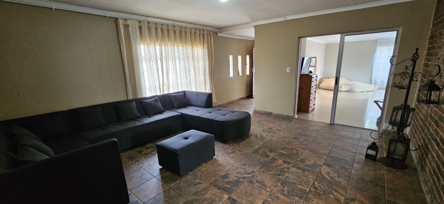 4 Bedroom Property for Sale in General Albertspark Gauteng