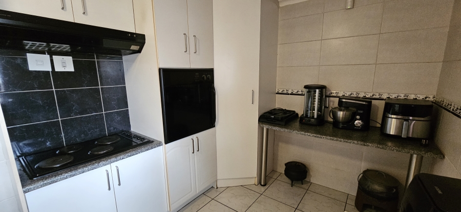 4 Bedroom Property for Sale in General Albertspark Gauteng