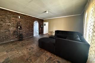4 Bedroom Property for Sale in General Albertspark Gauteng
