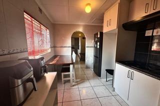 4 Bedroom Property for Sale in General Albertspark Gauteng