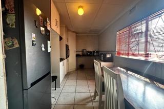4 Bedroom Property for Sale in General Albertspark Gauteng