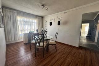 4 Bedroom Property for Sale in General Albertspark Gauteng