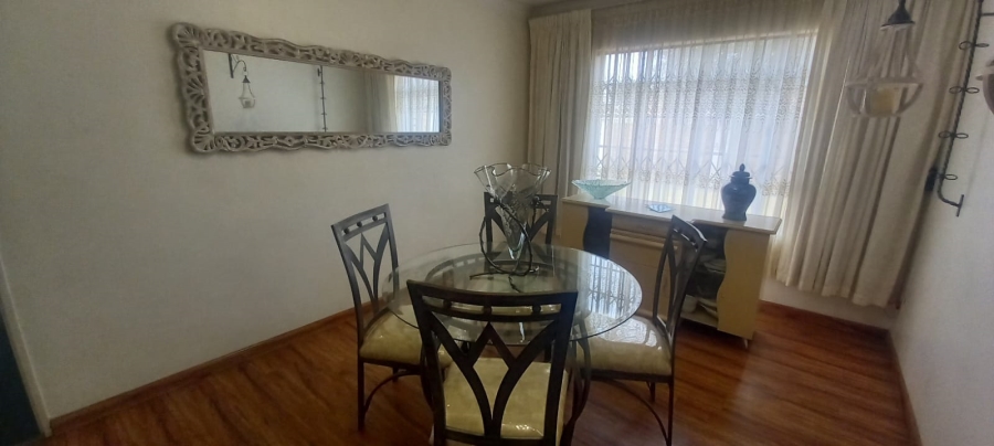 4 Bedroom Property for Sale in General Albertspark Gauteng
