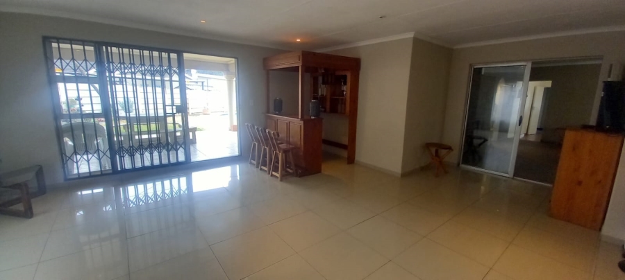 4 Bedroom Property for Sale in General Albertspark Gauteng