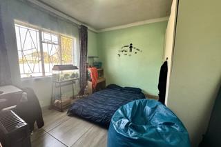 4 Bedroom Property for Sale in General Albertspark Gauteng