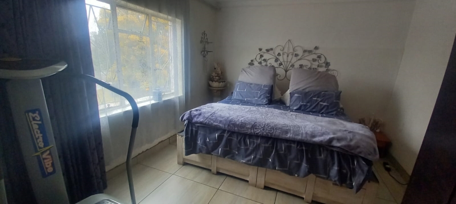 4 Bedroom Property for Sale in General Albertspark Gauteng