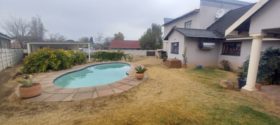 4 Bedroom Property for Sale in General Albertspark Gauteng