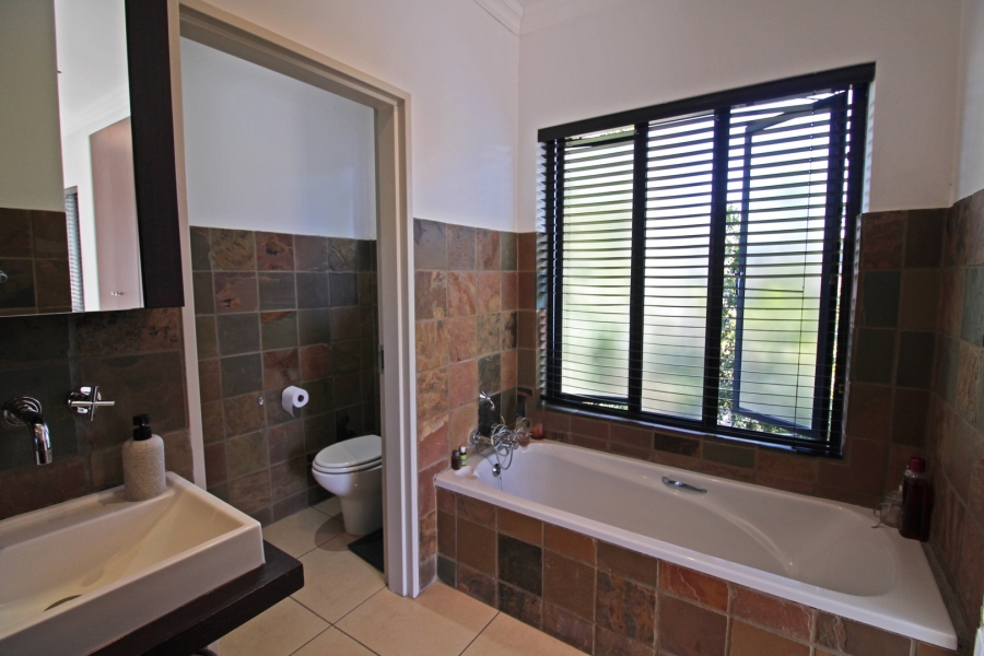 To Let 2 Bedroom Property for Rent in Bryanston Gauteng