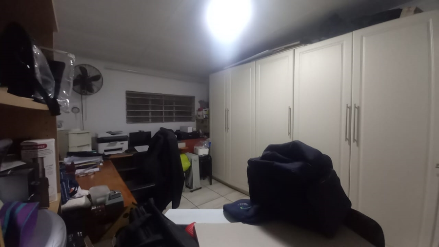 2 Bedroom Property for Sale in Essexwold Gauteng