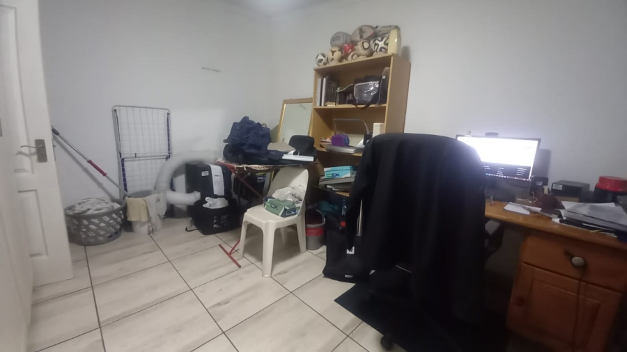 2 Bedroom Property for Sale in Essexwold Gauteng