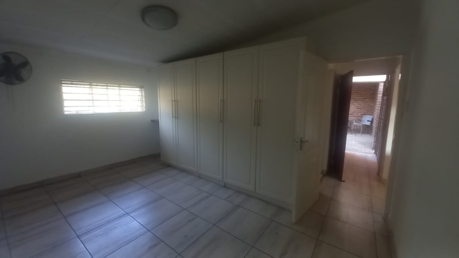 2 Bedroom Property for Sale in Essexwold Gauteng