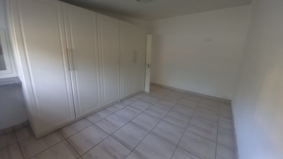 2 Bedroom Property for Sale in Essexwold Gauteng