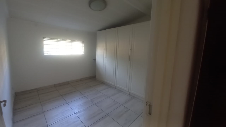 2 Bedroom Property for Sale in Essexwold Gauteng