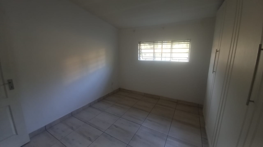 2 Bedroom Property for Sale in Essexwold Gauteng