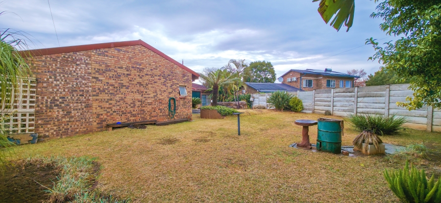 4 Bedroom Property for Sale in Garsfontein Gauteng