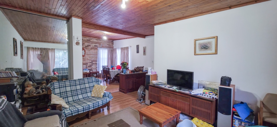 4 Bedroom Property for Sale in Garsfontein Gauteng