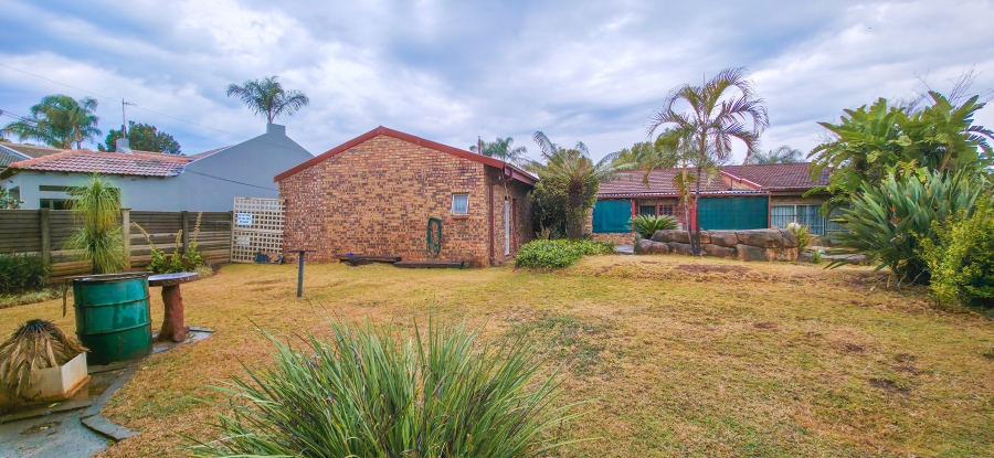 4 Bedroom Property for Sale in Garsfontein Gauteng