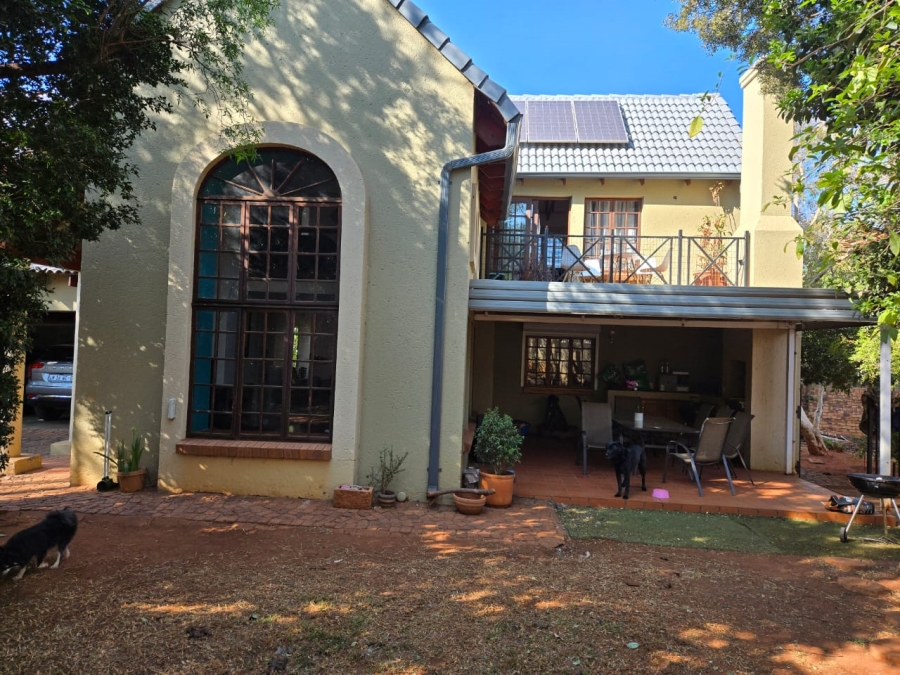 3 Bedroom Property for Sale in Faerie Glen Gauteng