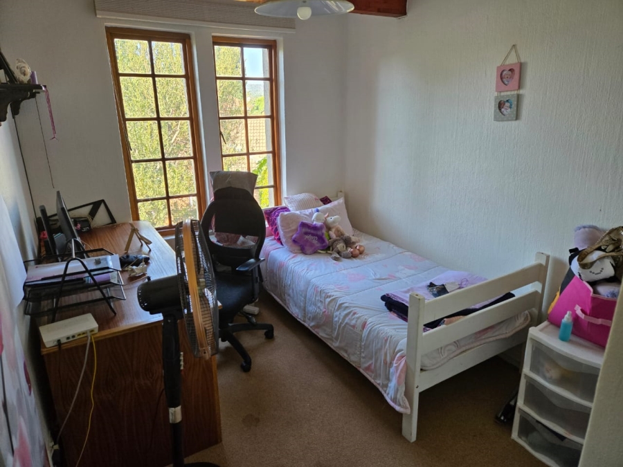 3 Bedroom Property for Sale in Faerie Glen Gauteng