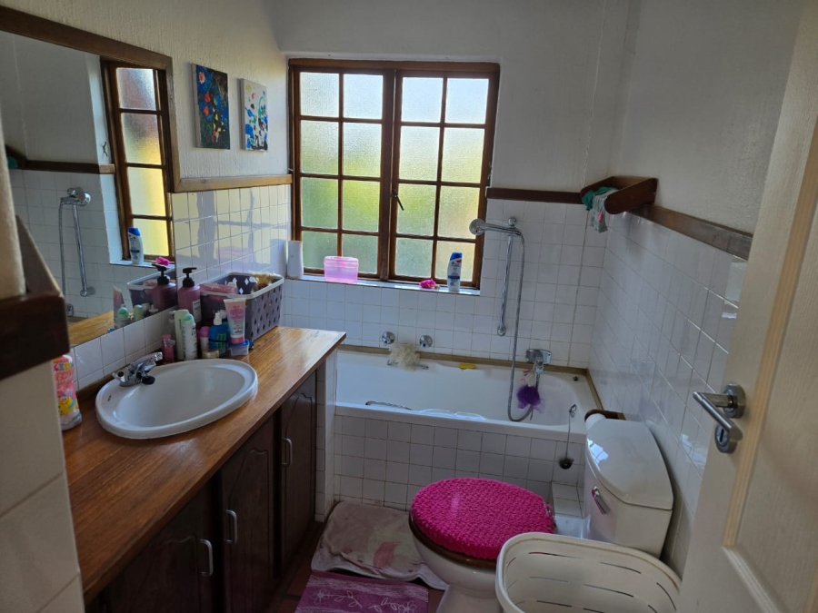 3 Bedroom Property for Sale in Faerie Glen Gauteng