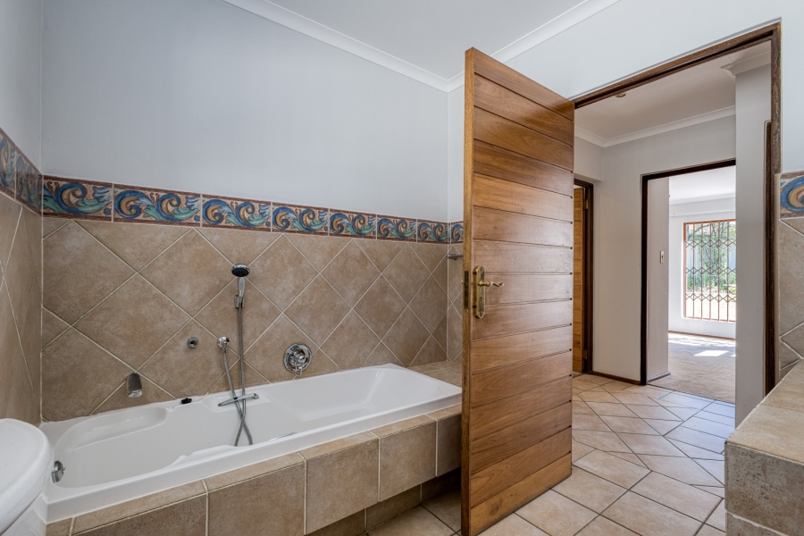 To Let 3 Bedroom Property for Rent in Hurlingham Manor Gauteng