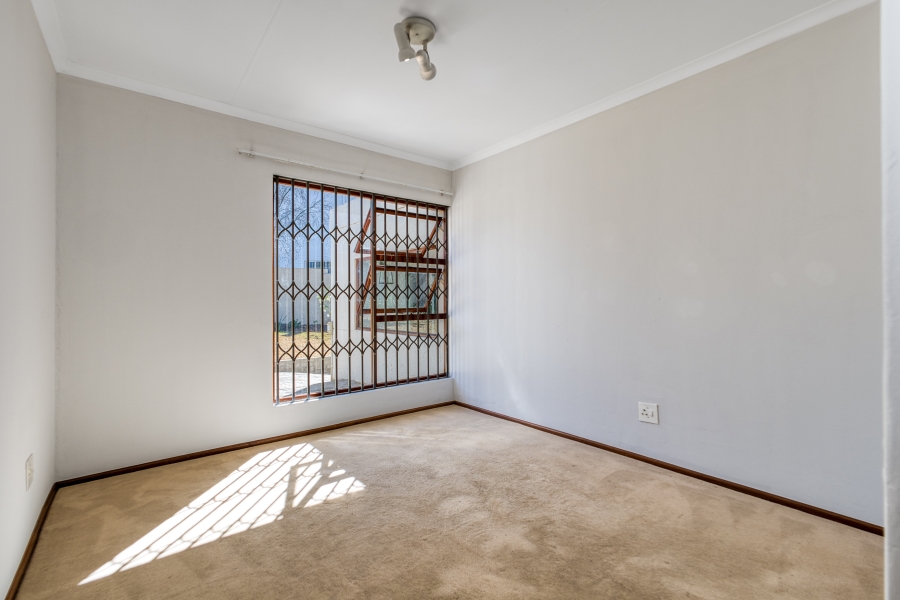 To Let 3 Bedroom Property for Rent in Hurlingham Manor Gauteng