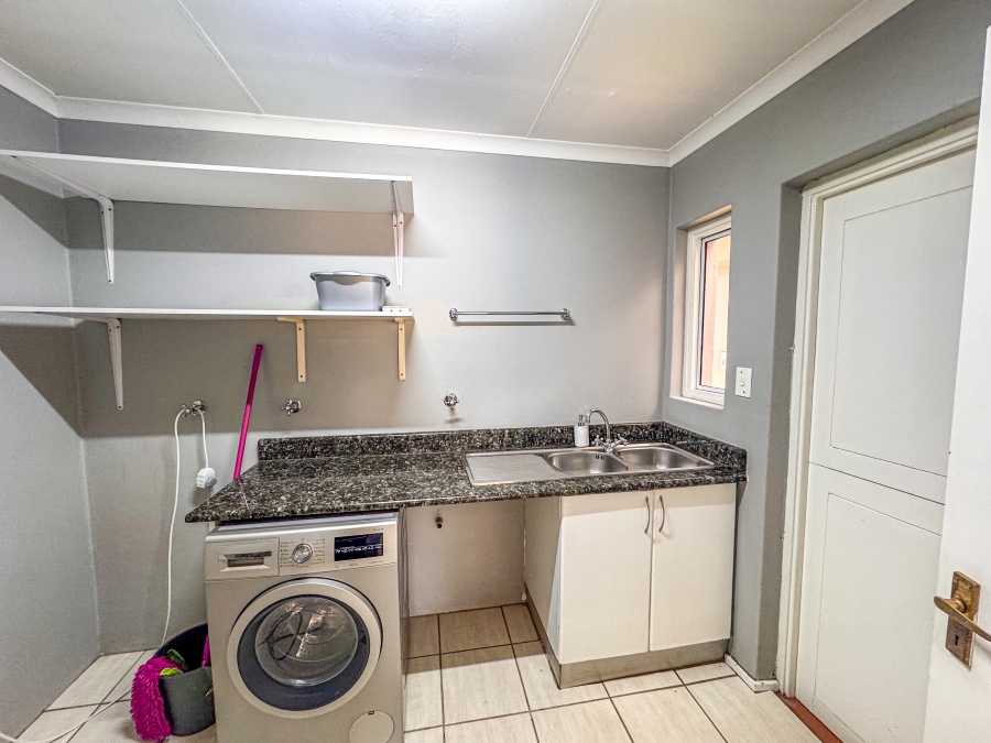 To Let 3 Bedroom Property for Rent in Silver Lakes Golf Estate Gauteng
