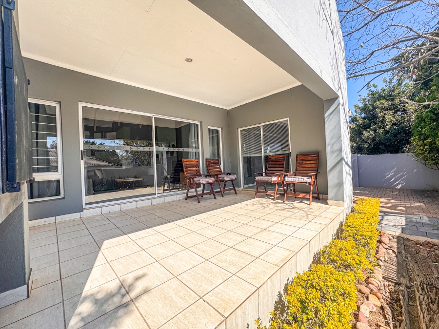 To Let 3 Bedroom Property for Rent in Silver Lakes Golf Estate Gauteng