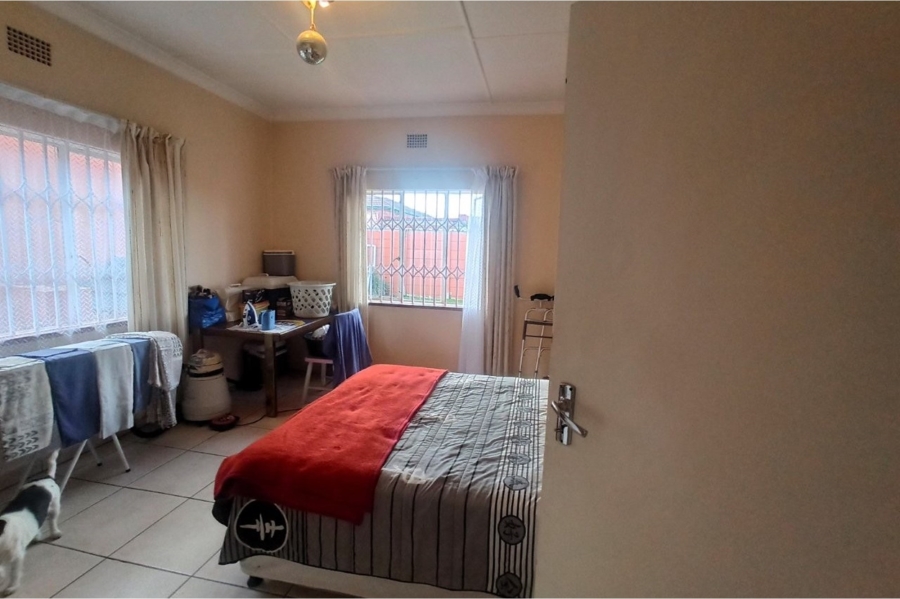 3 Bedroom Property for Sale in Symhurst Gauteng
