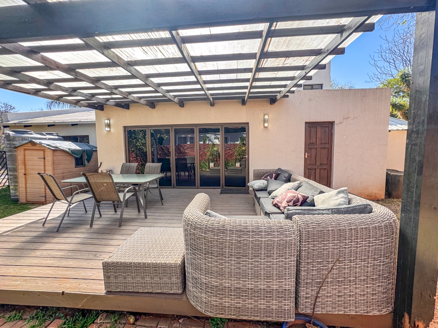 4 Bedroom Property for Sale in Silver Lakes Golf Estate Gauteng
