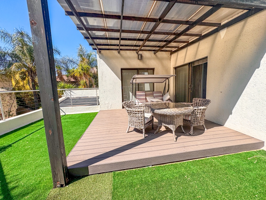 4 Bedroom Property for Sale in Silver Lakes Golf Estate Gauteng
