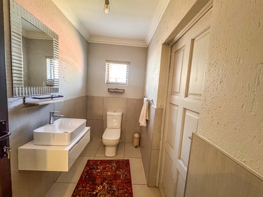 4 Bedroom Property for Sale in Silver Lakes Golf Estate Gauteng