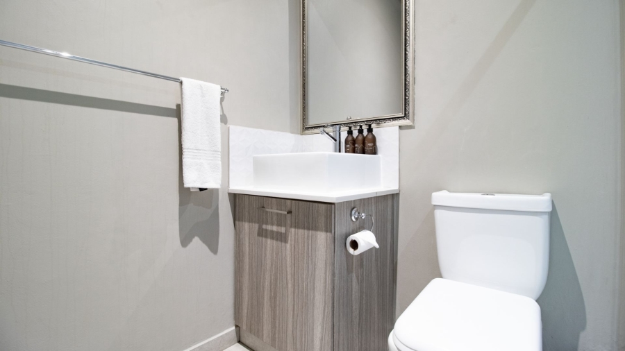 1 Bedroom Property for Sale in Rosebank Gauteng
