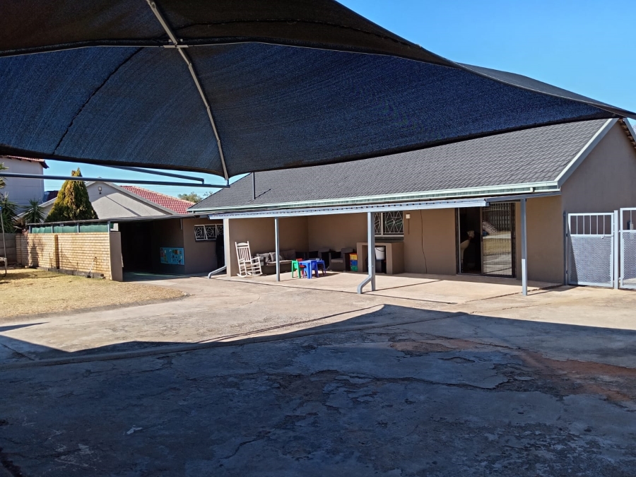 4 Bedroom Property for Sale in Witpoortjie Gauteng