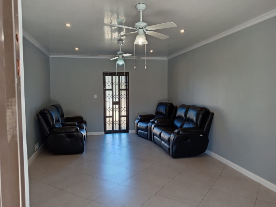 4 Bedroom Property for Sale in Witpoortjie Gauteng