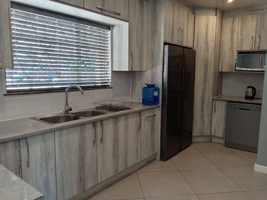 4 Bedroom Property for Sale in Witpoortjie Gauteng