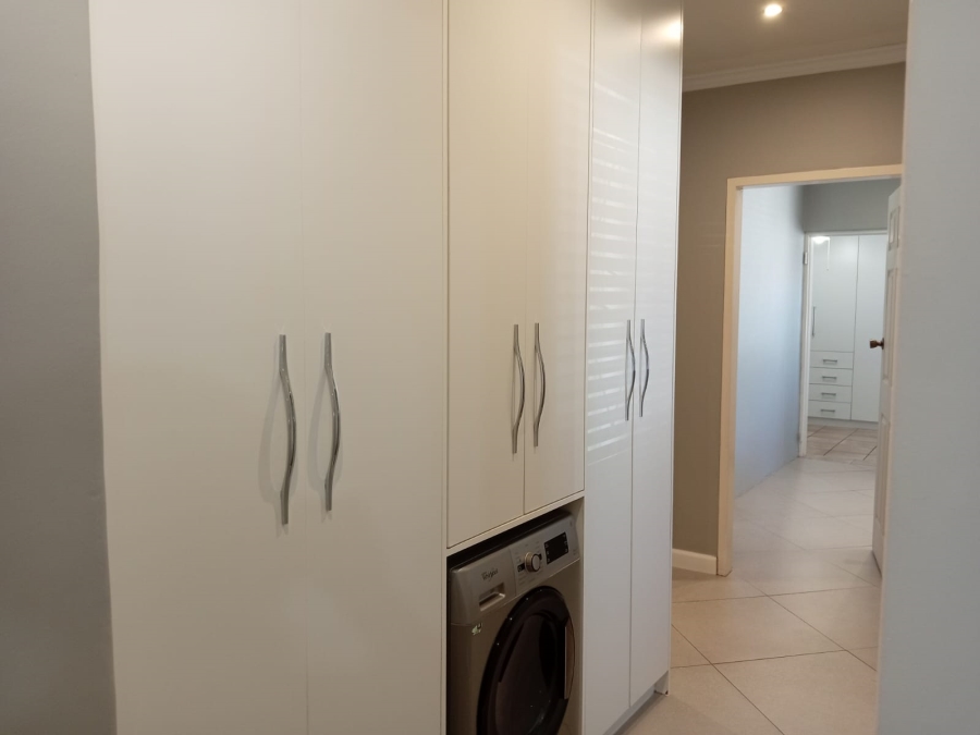 4 Bedroom Property for Sale in Witpoortjie Gauteng