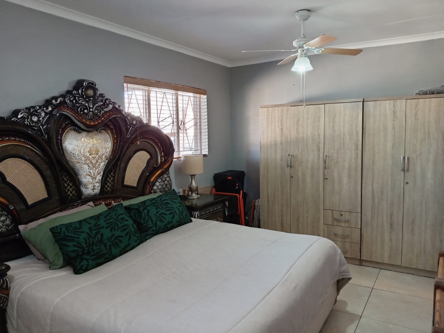 4 Bedroom Property for Sale in Witpoortjie Gauteng