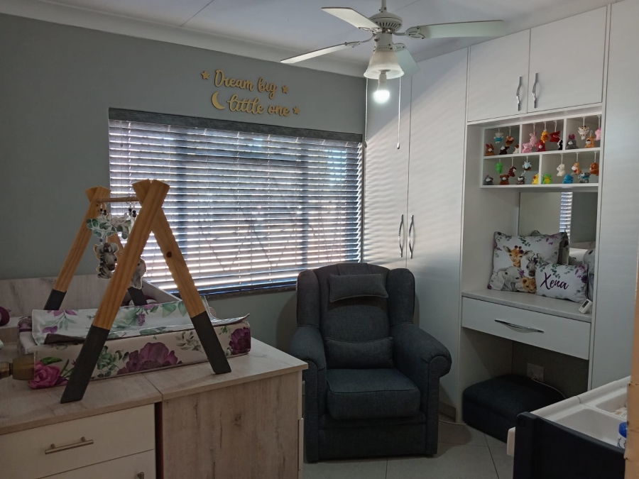 4 Bedroom Property for Sale in Witpoortjie Gauteng
