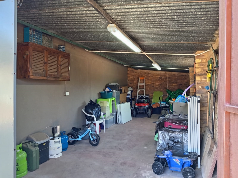 4 Bedroom Property for Sale in Witpoortjie Gauteng