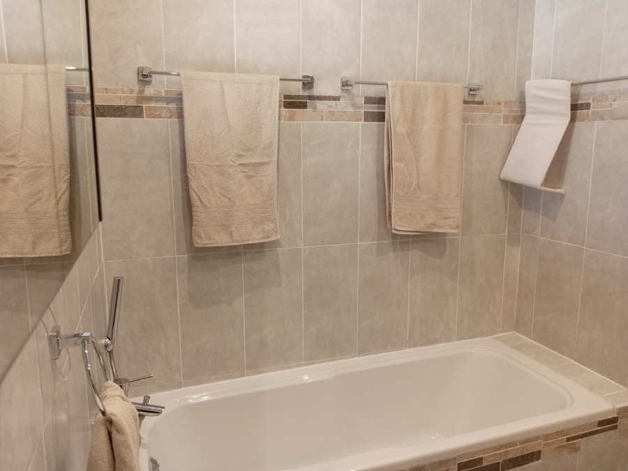 4 Bedroom Property for Sale in Witpoortjie Gauteng