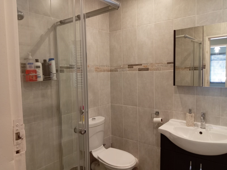4 Bedroom Property for Sale in Witpoortjie Gauteng