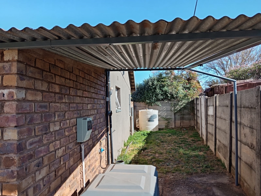 4 Bedroom Property for Sale in Witpoortjie Gauteng