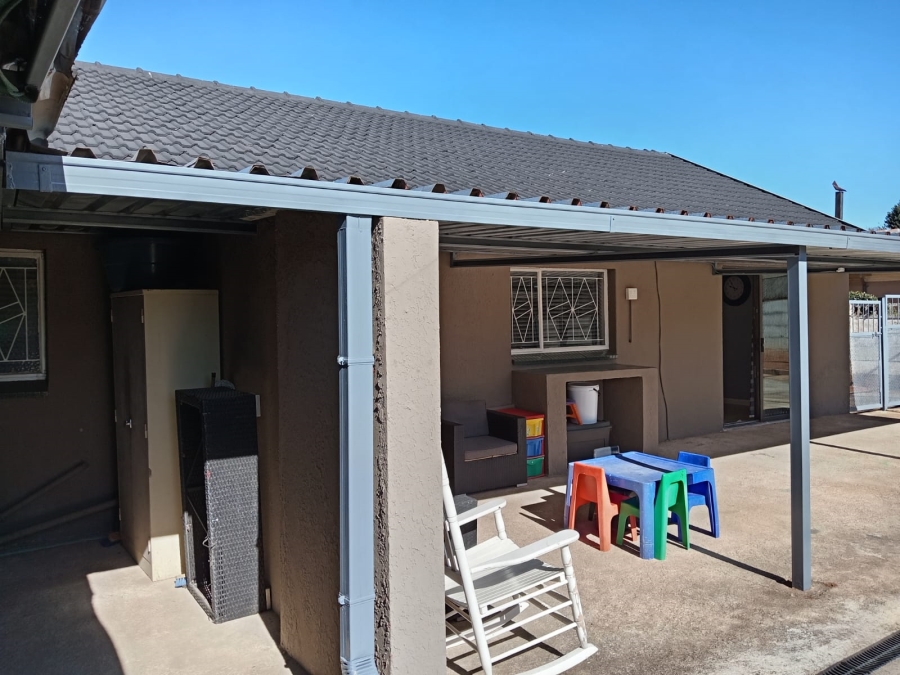 4 Bedroom Property for Sale in Witpoortjie Gauteng