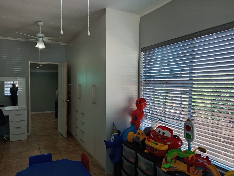 4 Bedroom Property for Sale in Witpoortjie Gauteng