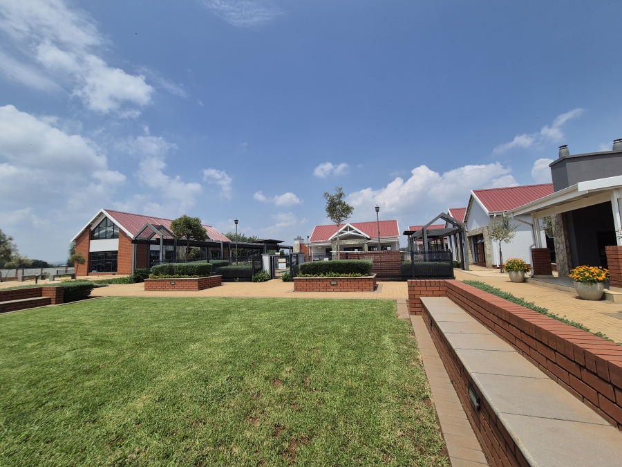 2 Bedroom Property for Sale in Glen Marais Gauteng