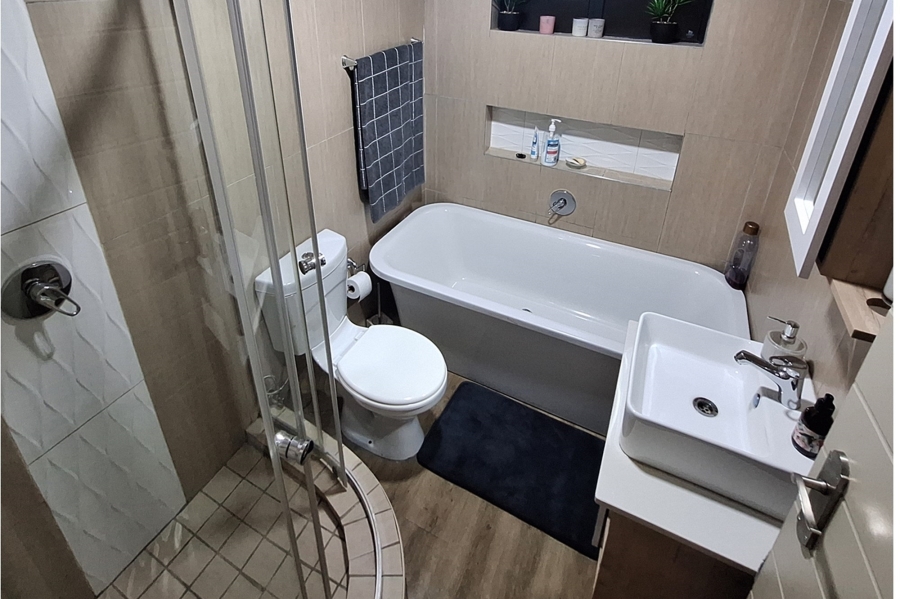 2 Bedroom Property for Sale in Roodepark Eco Estate Gauteng