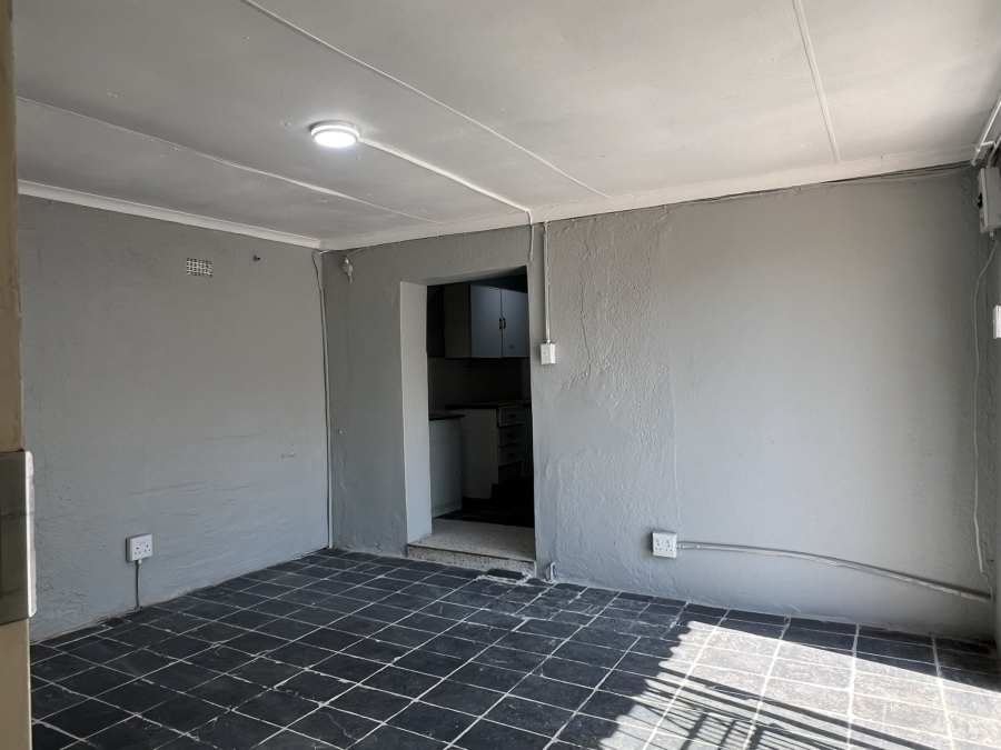 To Let 1 Bedroom Property for Rent in Brixton Gauteng